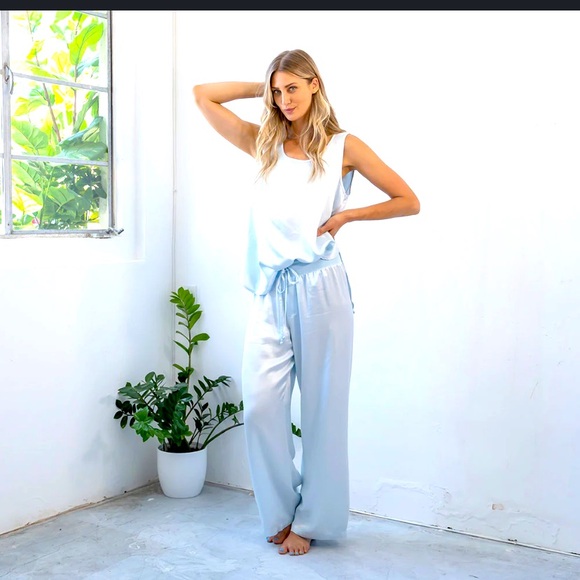 Satin Pant With Rib
Waistband And Adjustable
Drawstring S light blue fall cozy - Picture 1 of 8